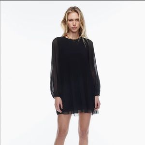 NWT Aritzia Daydreamer Mini Dress